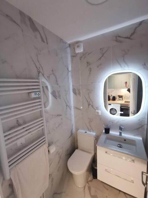 Cosy Apartment At Merignac-Centre Exterior foto